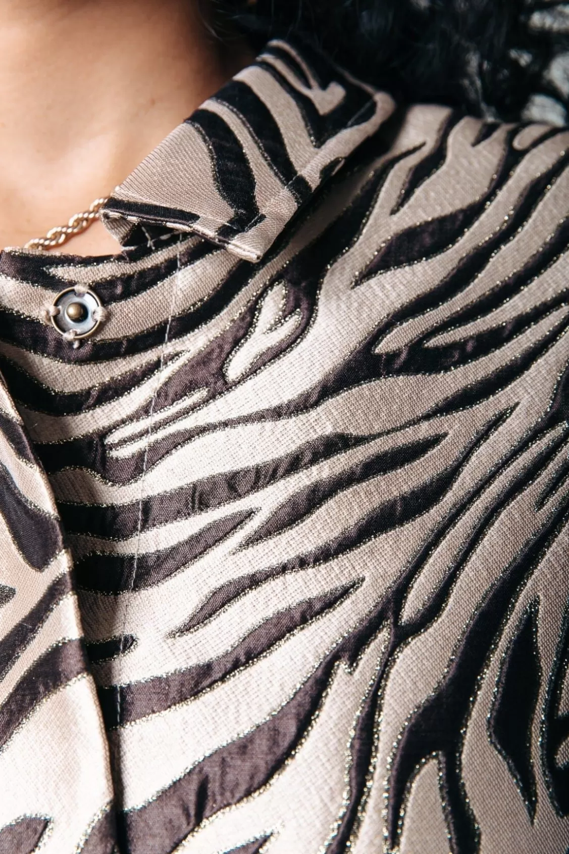 bente_zebra_jacquard_bomber_jacketmulticolor_4-1.webp Bente Zebra Jacquard Bomber Jacket | Multicolor | Colourful Rebel Best