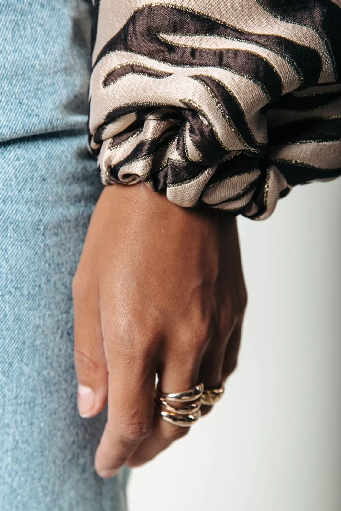 bente_zebra_jacquard_bomber_jacketmulticolor_6-1.webp Bente Zebra Jacquard Bomber Jacket | Multicolor | Colourful Rebel Best