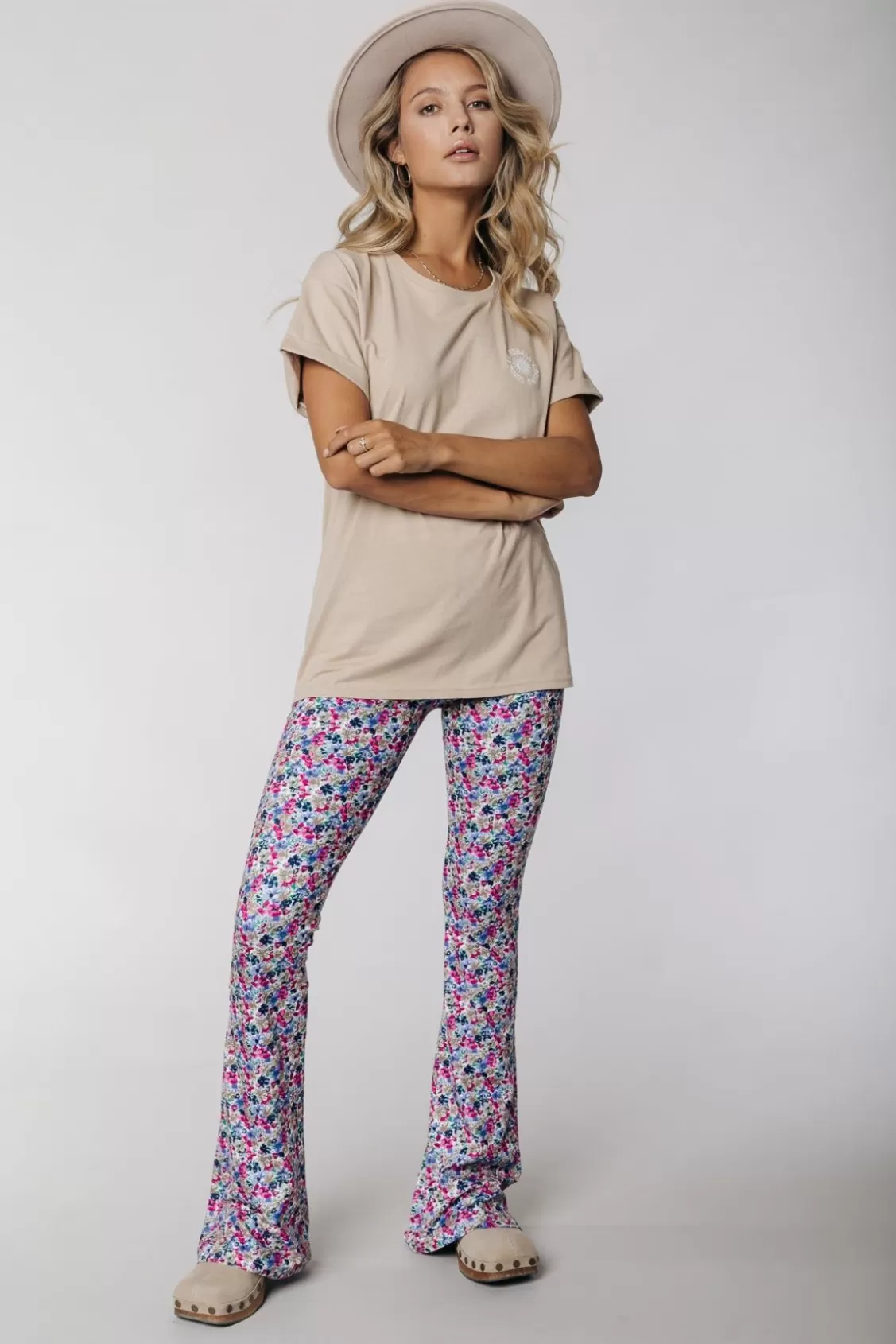 small_flower_peached_flare_pantsmulticolor_0-1.webp Small Flower Peached Flare Pants | Multicolor | Colourful Rebel Cheap
