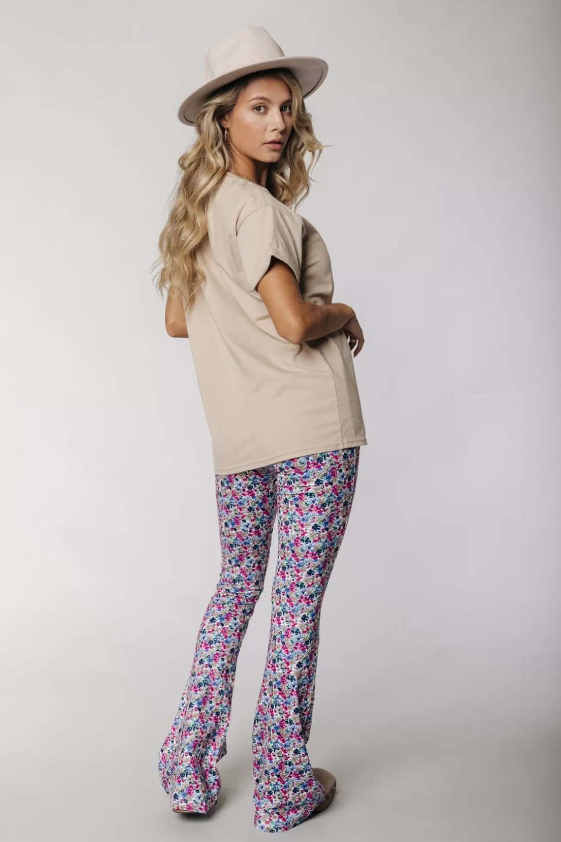 small_flower_peached_flare_pantsmulticolor_1-1.webp Small Flower Peached Flare Pants | Multicolor | Colourful Rebel Cheap