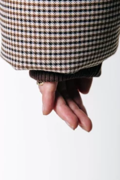 Zya Dogtooth Cropped Puffer | Brown | Colourful Rebel Hot